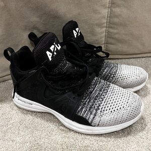APL Athletic Propulsion Labs Ascend Black & Gray Shoe Size 9.5